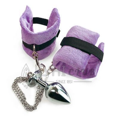 Наручники с металлической анальной пробкой Art of Sex Handcuffs with Metal Anal Plug size M Purple 104163 фото
