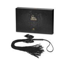 Батіг Bijoux Indiscrets - Lilly - Fringe whip прикрашений шнуром і бантиком, в подарунковій упаковці 109195 фото