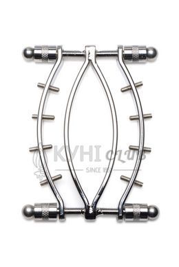 Зажим для вагины Master Series: Spread 'Em Poker Vagina Clamp with Adjustable Pressure Screws, шипы 106810 фото