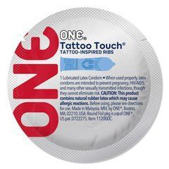 Презерватив ONE Tattoo Touch Blue, 1 шт, блакитний, з рельєфом у вигляді татуювання 109818 фото